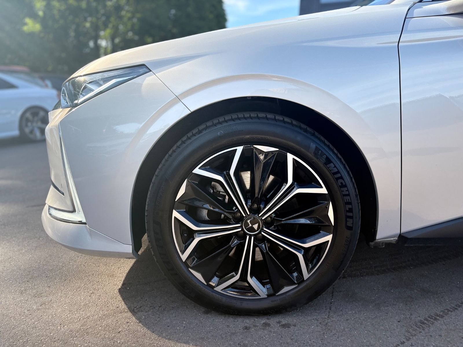 Fahrzeugabbildung DS Automobiles DS4 E-TENSE ÉTOILE *ALCANTARA PAKET*NAVI*R-KAM*