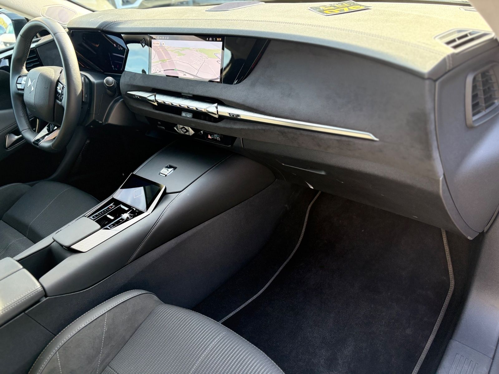 Fahrzeugabbildung DS Automobiles DS4 E-TENSE ÉTOILE *ALCANTARA PAKET*NAVI*R-KAM*