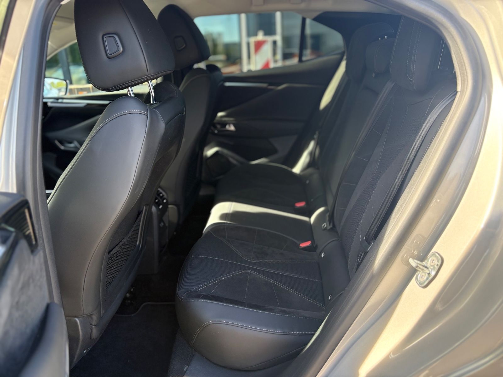 Fahrzeugabbildung DS Automobiles DS4 E-TENSE ÉTOILE *ALCANTARA PAKET*NAVI*R-KAM*