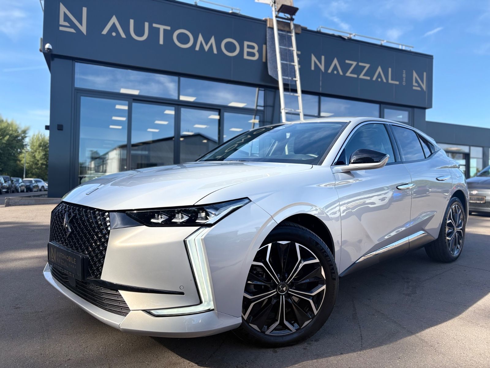 Fahrzeugabbildung DS Automobiles DS4 E-TENSE ÉTOILE *ALCANTARA PAKET*NAVI*R-KAM*