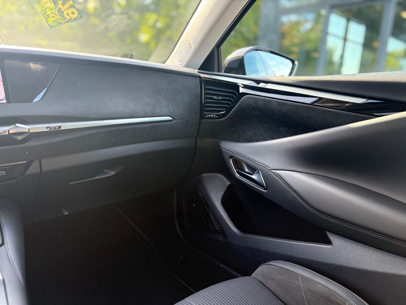 Fahrzeugabbildung DS Automobiles DS4 E-TENSE ÉTOILE *ALCANTARA PAKET*NAVI*R-KAM*