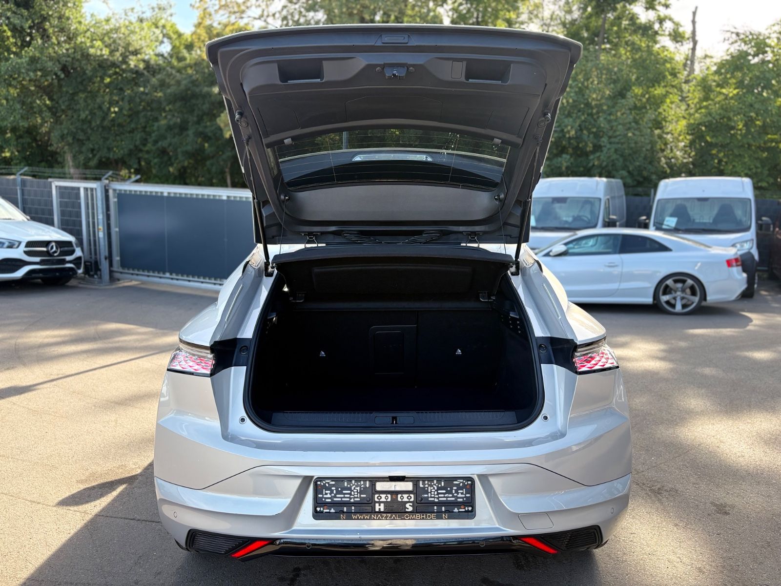Fahrzeugabbildung DS Automobiles DS4 E-TENSE ÉTOILE *ALCANTARA PAKET*NAVI*R-KAM*