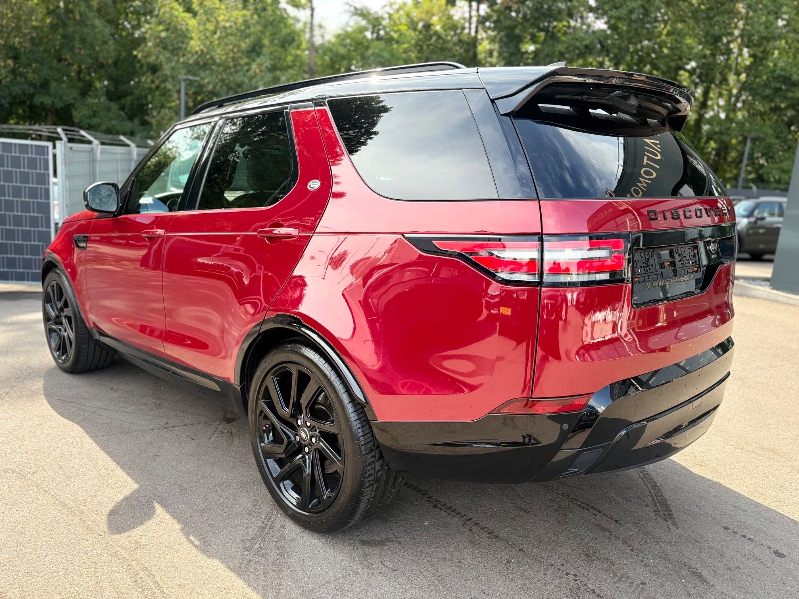Fahrzeugabbildung Land Rover DISCOVERY HSE DYNAMIC*2.HD*LUFT*4X SHZ*7 SITZER*