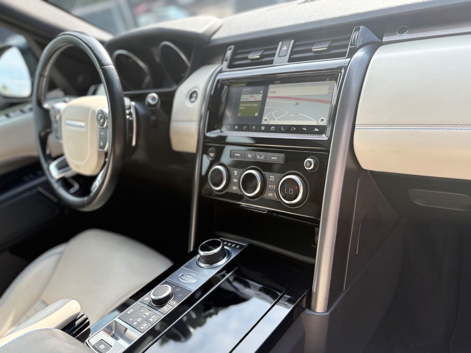 Fahrzeugabbildung Land Rover DISCOVERY HSE DYNAMIC*2.HD*LUFT*4X SHZ*7 SITZER*