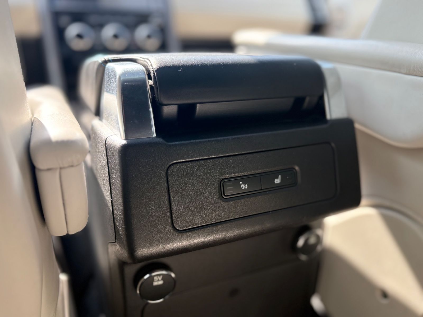 Fahrzeugabbildung Land Rover DISCOVERY HSE DYNAMIC*2.HD*LUFT*4X SHZ*7 SITZER*