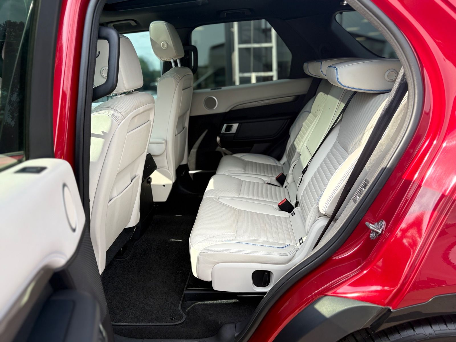 Fahrzeugabbildung Land Rover DISCOVERY HSE DYNAMIC*2.HD*LUFT*4X SHZ*7 SITZER*