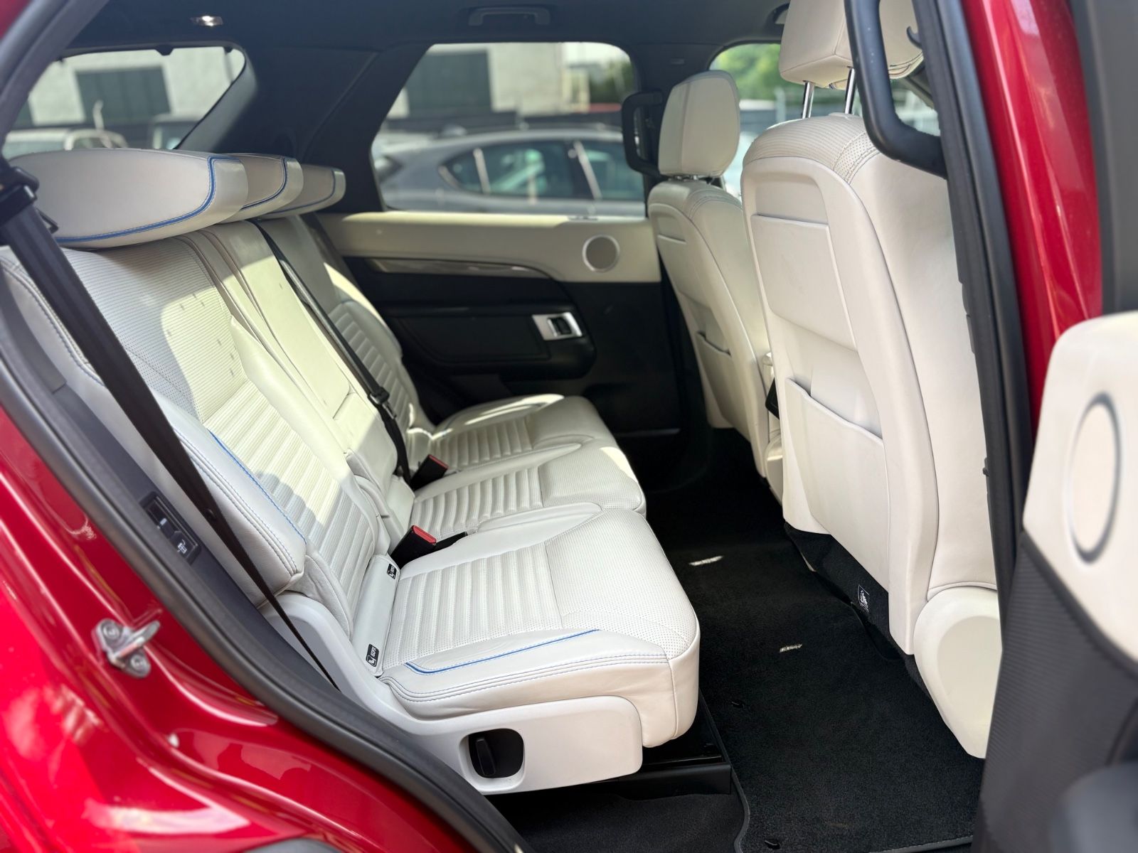 Fahrzeugabbildung Land Rover DISCOVERY HSE DYNAMIC*2.HD*LUFT*4X SHZ*7 SITZER*