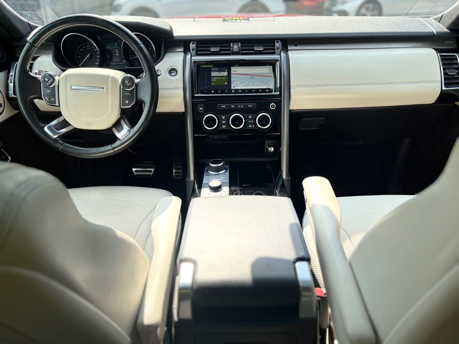 Fahrzeugabbildung Land Rover DISCOVERY HSE DYNAMIC*2.HD*LUFT*4X SHZ*7 SITZER*