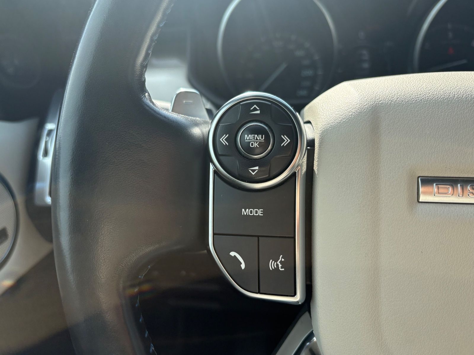 Fahrzeugabbildung Land Rover DISCOVERY HSE DYNAMIC*2.HD*LUFT*4X SHZ*7 SITZER*