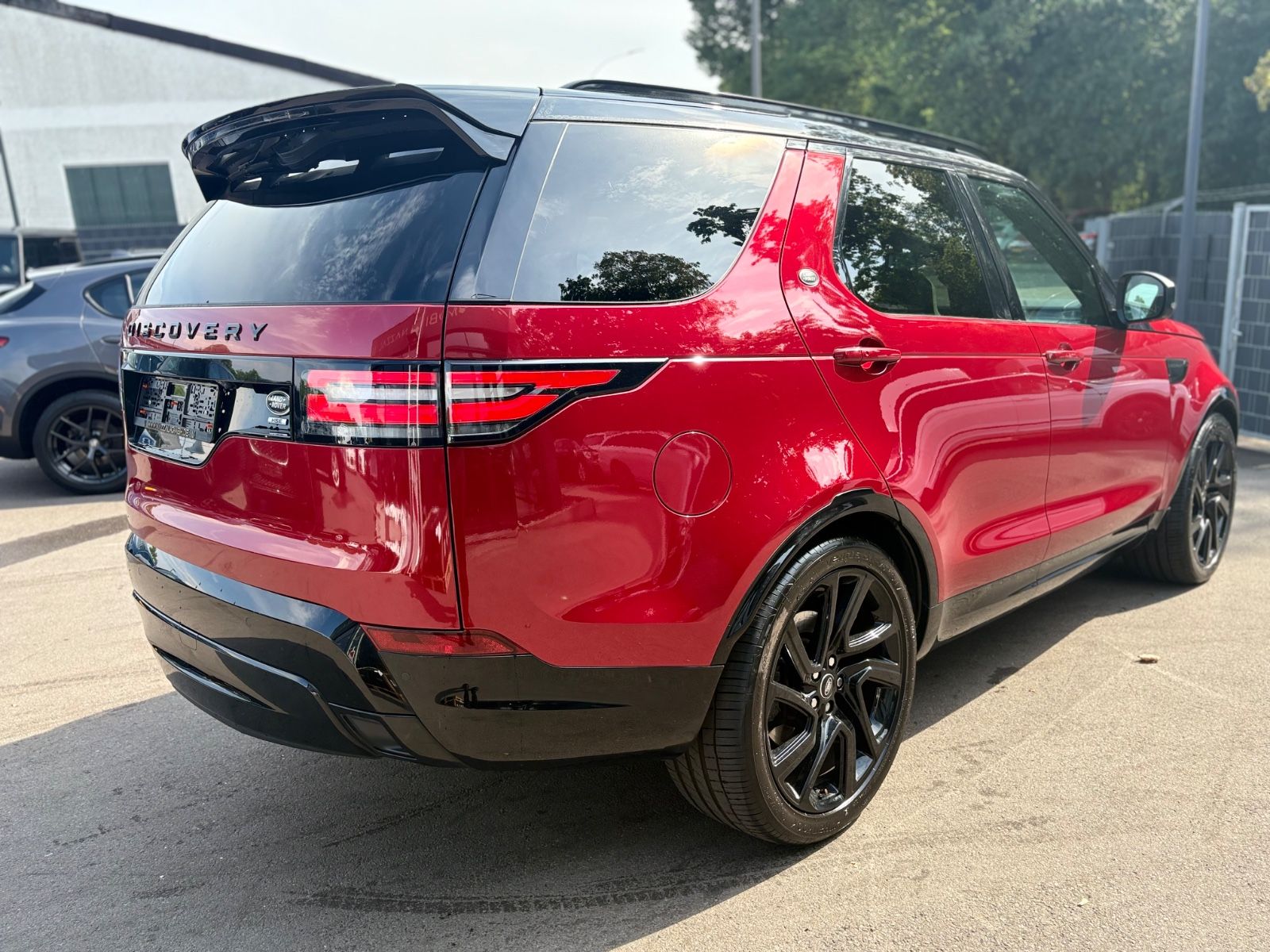 Fahrzeugabbildung Land Rover DISCOVERY HSE DYNAMIC*2.HD*LUFT*4X SHZ*7 SITZER*