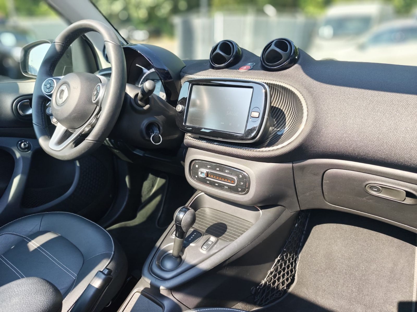 Fahrzeugabbildung Smart FORTWO CABRIO EQ*PRIME*LEDER*KAMERA*2.HD*MOPF*