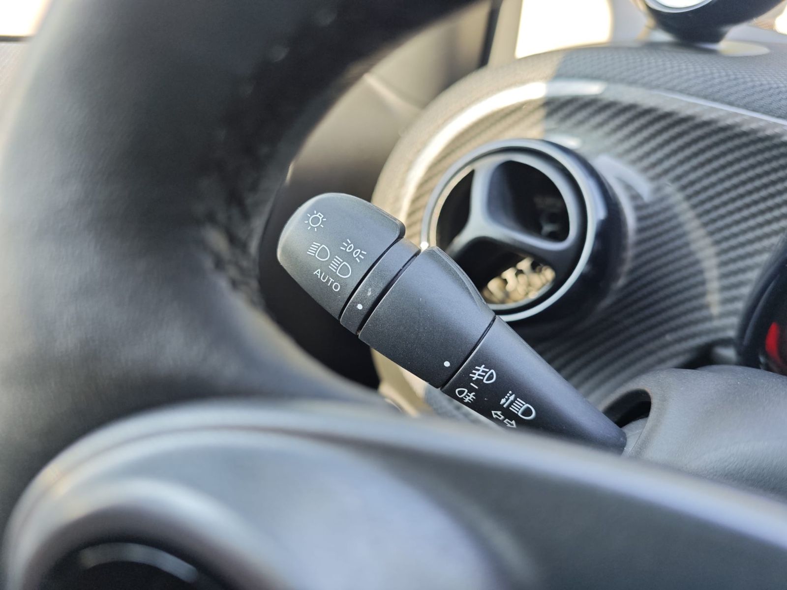 Fahrzeugabbildung Smart FORTWO CABRIO EQ*PRIME*LEDER*KAMERA*2.HD*MOPF*