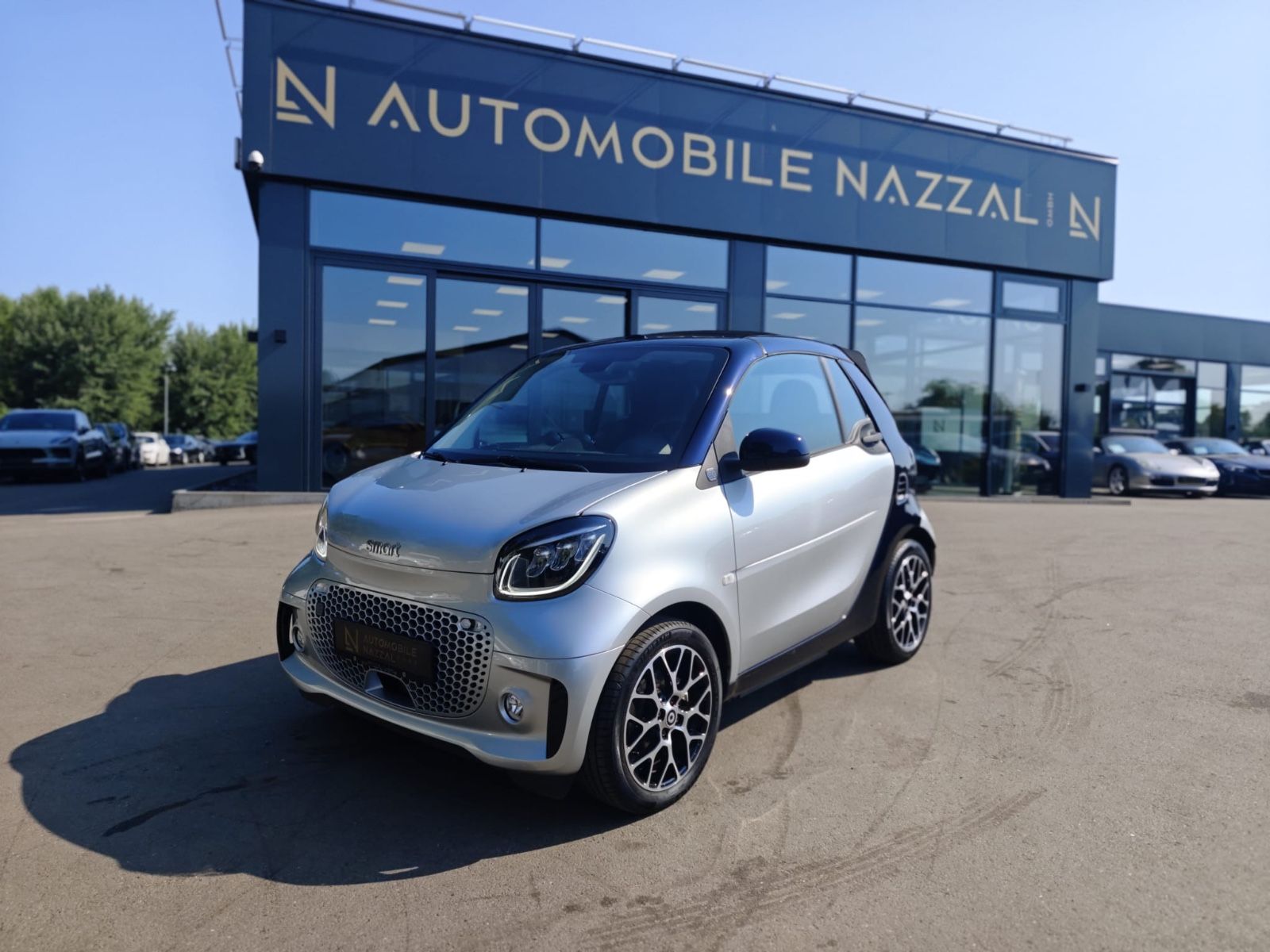 Fahrzeugabbildung Smart FORTWO CABRIO EQ*PRIME*LEDER*KAMERA*2.HD*MOPF*