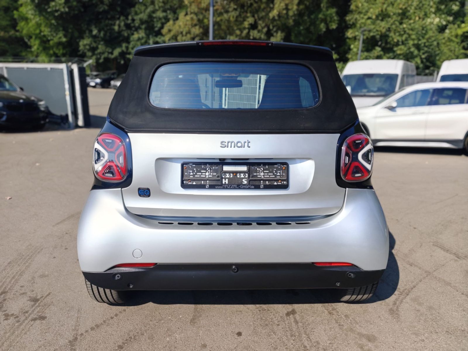 Fahrzeugabbildung Smart FORTWO CABRIO EQ*PRIME*LEDER*KAMERA*2.HD*MOPF*