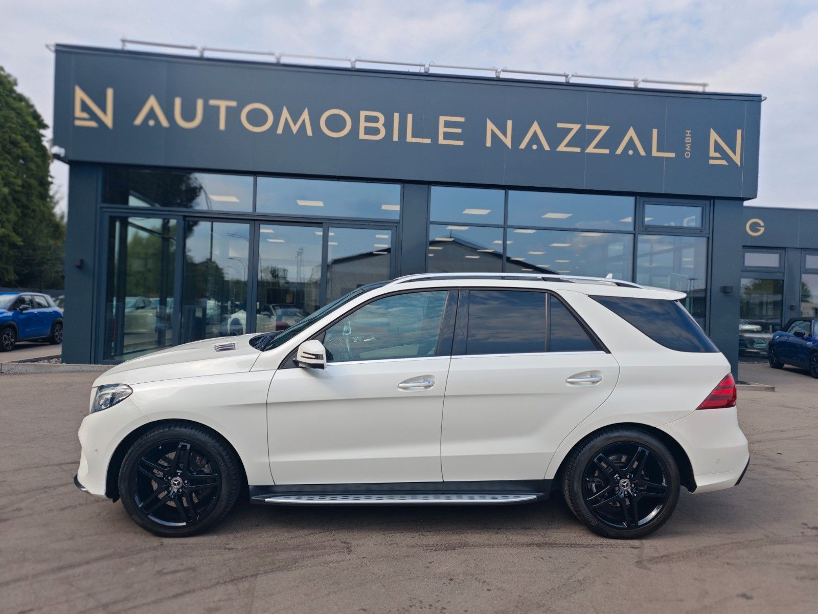 Fahrzeugabbildung Mercedes-Benz GLE 500 4M*AMG-LINE*PANO*H&K*SOFTCLOSE*AIRMATIC*