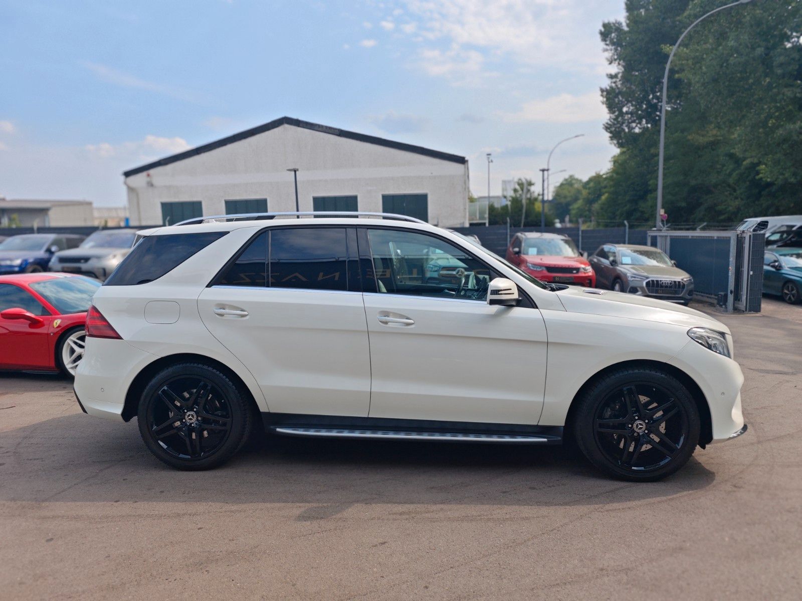 Fahrzeugabbildung Mercedes-Benz GLE 500 4M*AMG-LINE*PANO*H&K*SOFTCLOSE*AIRMATIC*