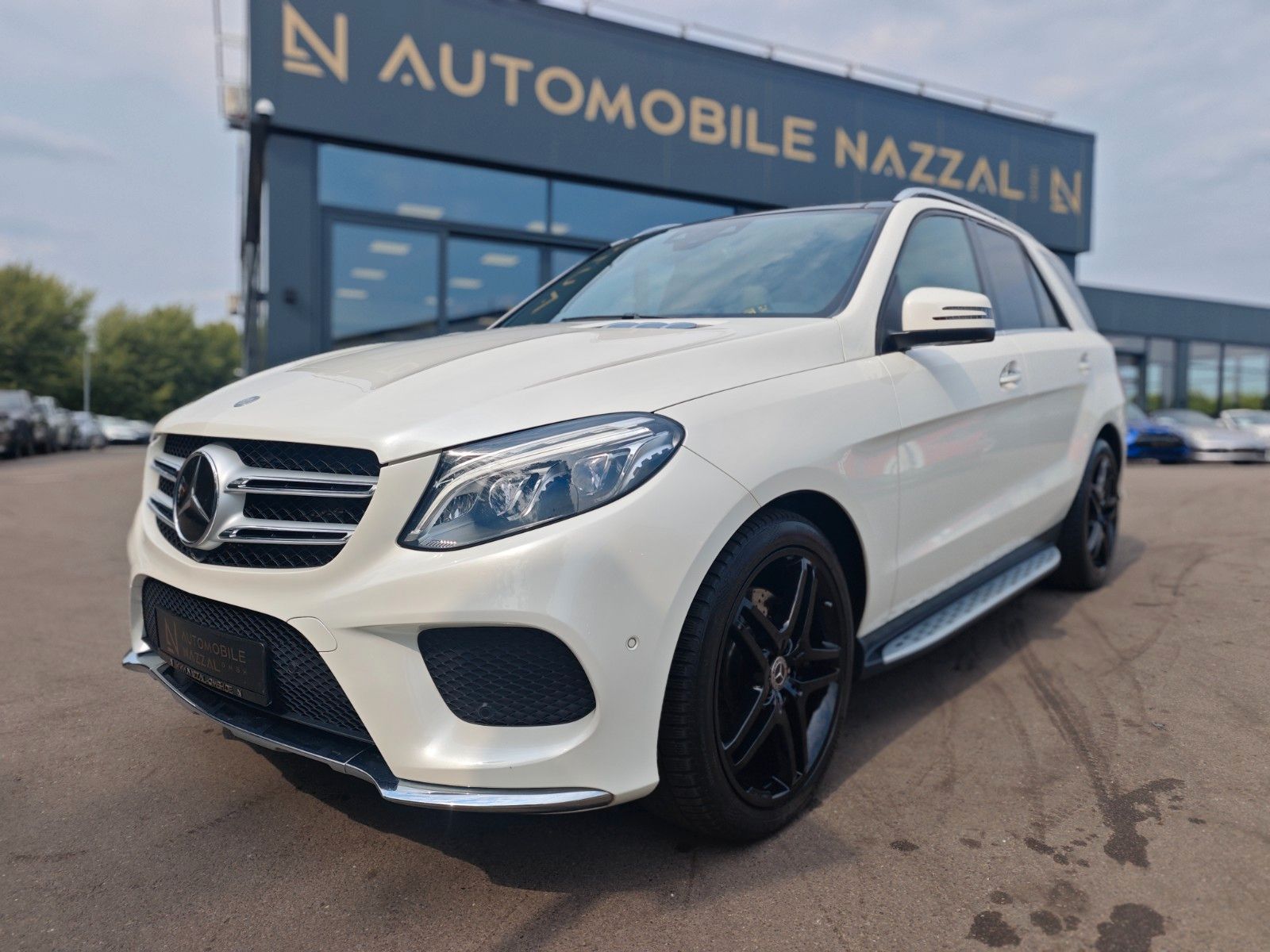 Fahrzeugabbildung Mercedes-Benz GLE 500 4M*AMG-LINE*PANO*H&K*SOFTCLOSE*AIRMATIC*