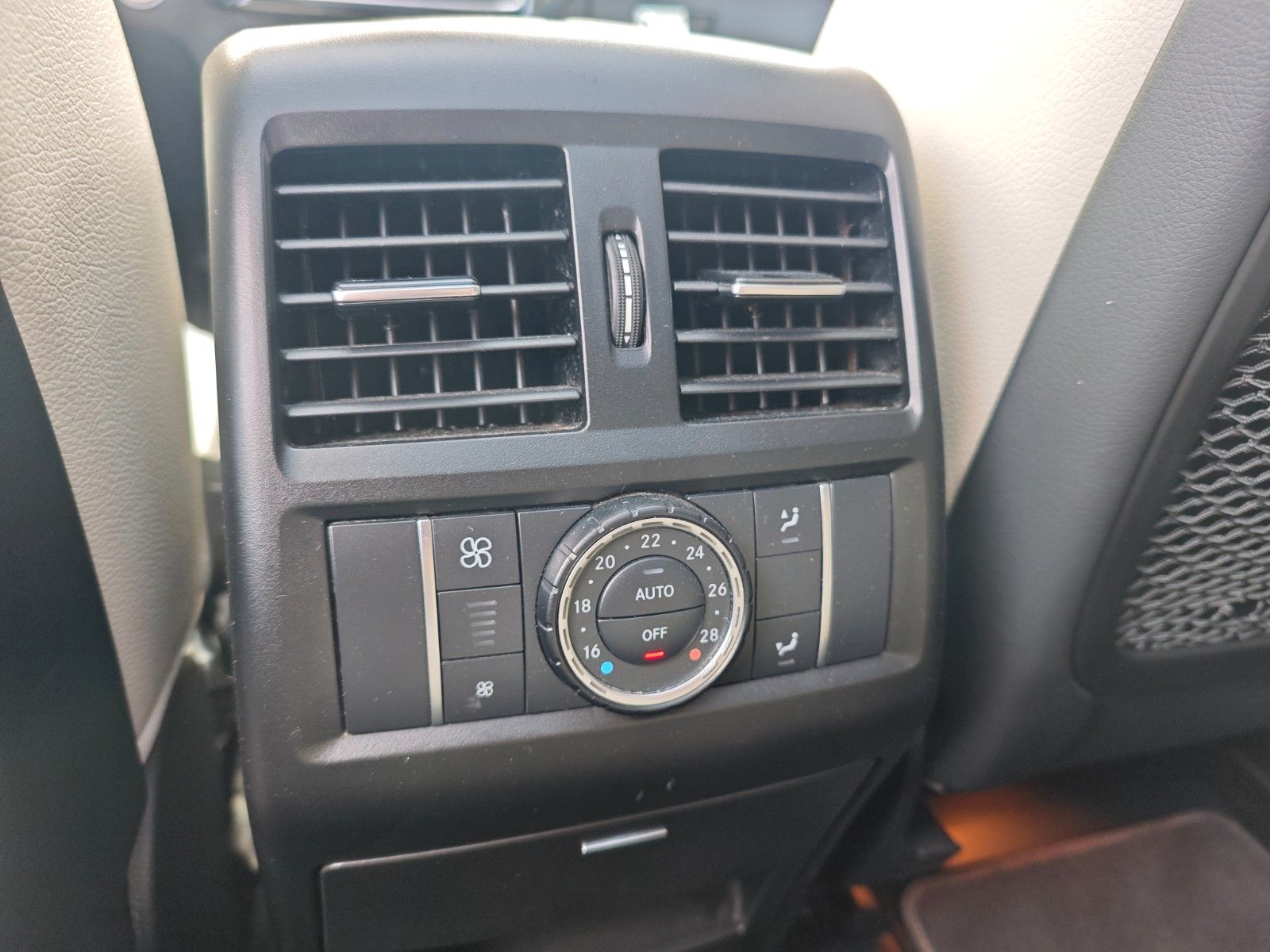 Fahrzeugabbildung Mercedes-Benz GLE 500 4M*AMG-LINE*PANO*H&K*SOFTCLOSE*AIRMATIC*