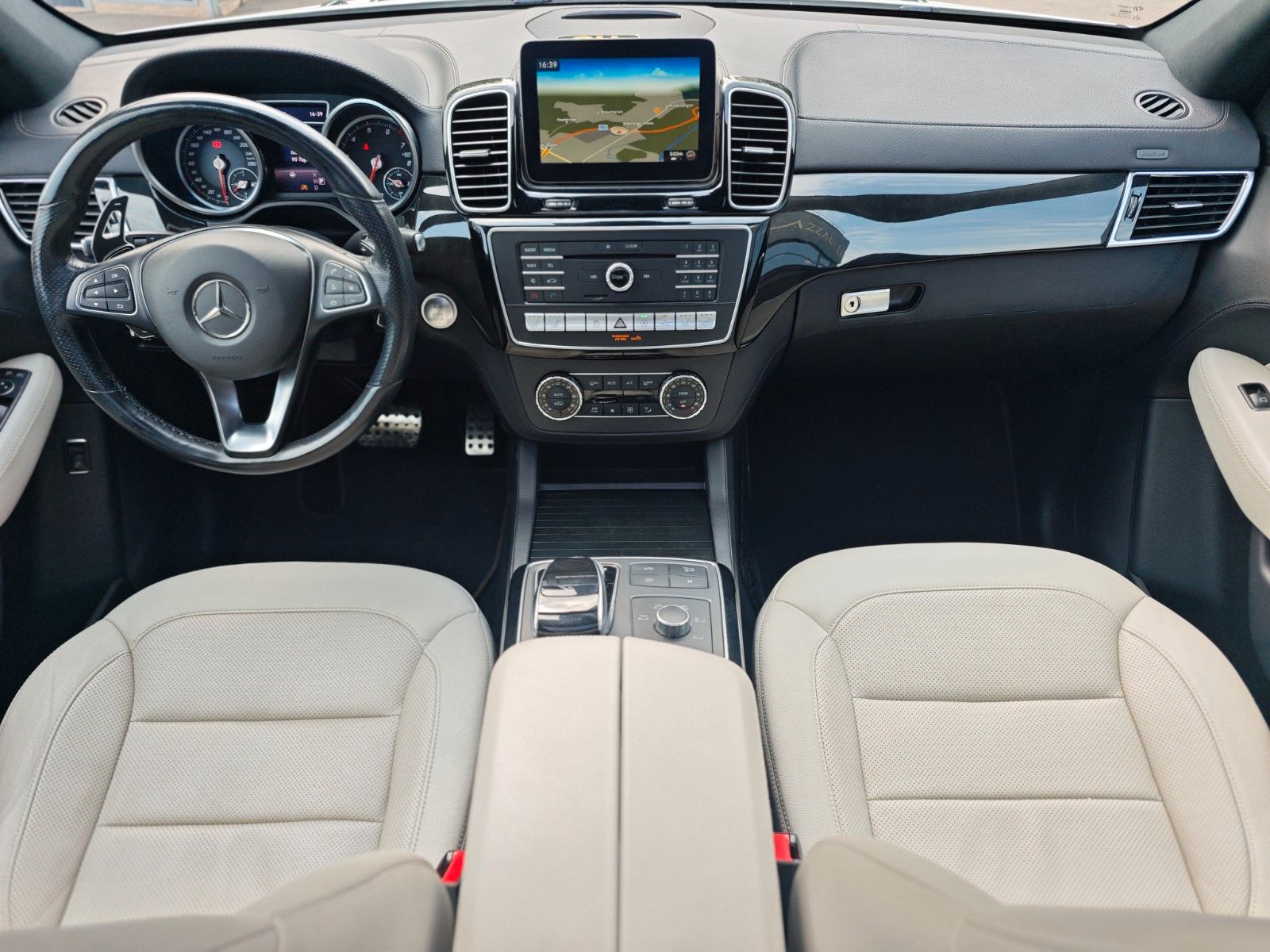 Fahrzeugabbildung Mercedes-Benz GLE 500 4M*AMG-LINE*PANO*H&K*SOFTCLOSE*AIRMATIC*