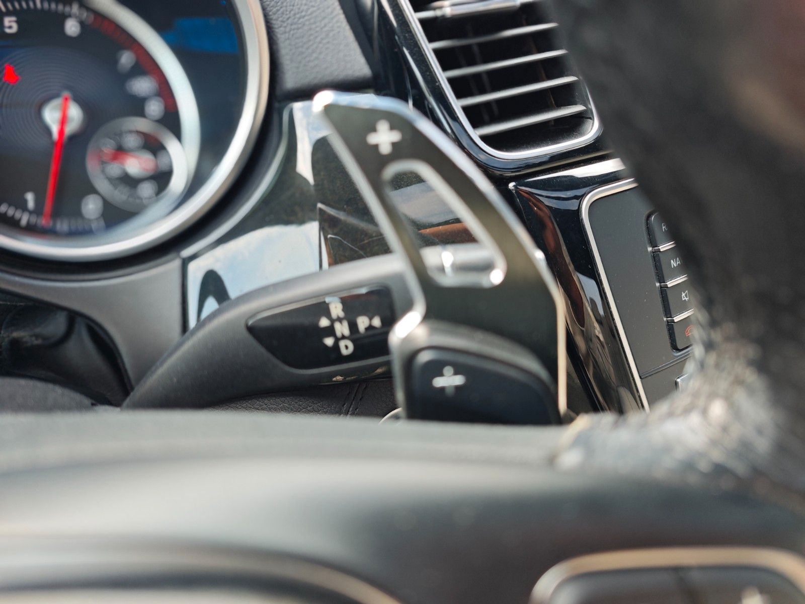 Fahrzeugabbildung Mercedes-Benz GLE 500 4M*AMG-LINE*PANO*H&K*SOFTCLOSE*AIRMATIC*