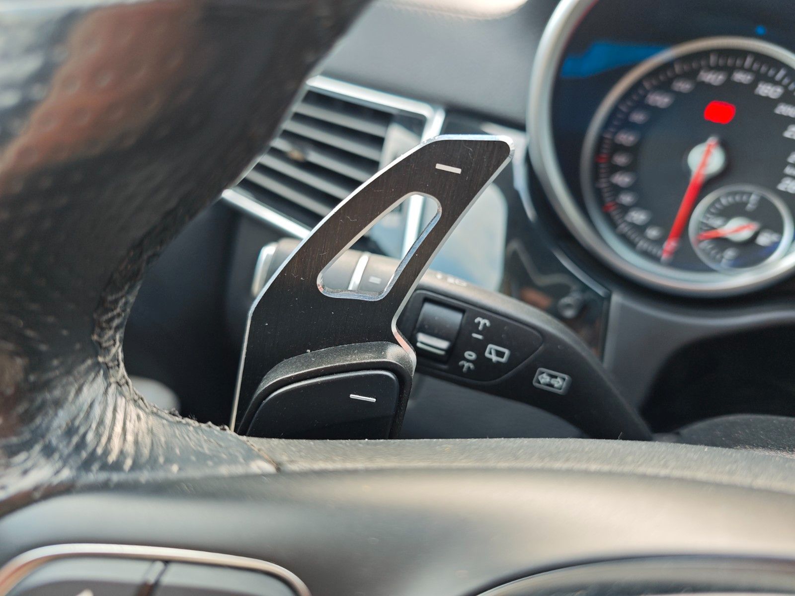 Fahrzeugabbildung Mercedes-Benz GLE 500 4M*AMG-LINE*PANO*H&K*SOFTCLOSE*AIRMATIC*