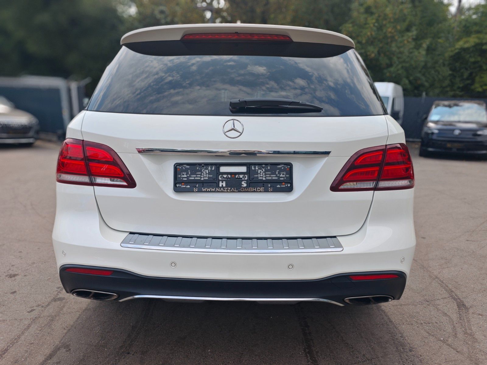Fahrzeugabbildung Mercedes-Benz GLE 500 4M*AMG-LINE*PANO*H&K*SOFTCLOSE*AIRMATIC*