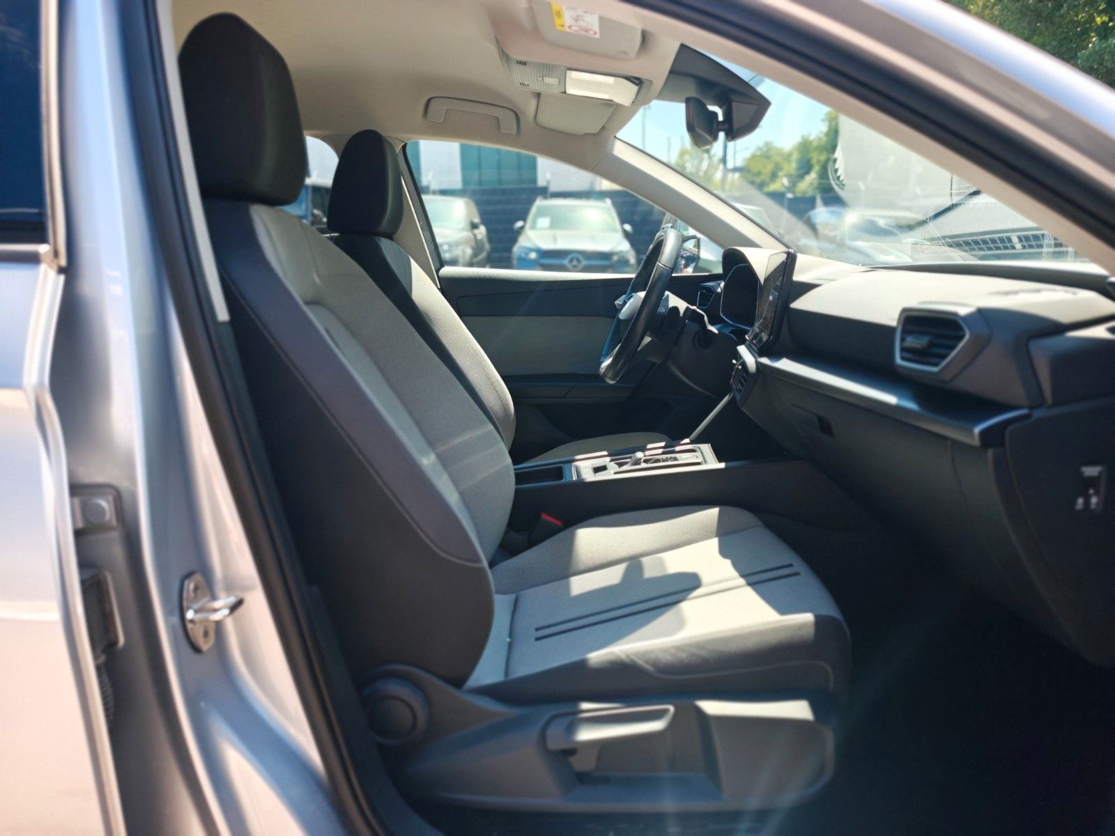 Fahrzeugabbildung SEAT LEON SPORTSTOURER STYLE *DSG*LED*NAVI*VIRTUAL*