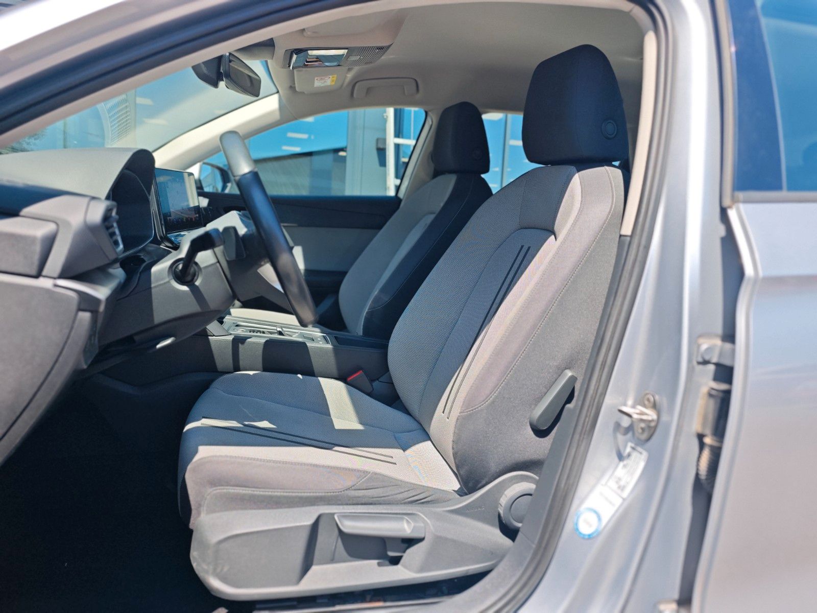 Fahrzeugabbildung SEAT LEON SPORTSTOURER STYLE *DSG*LED*NAVI*VIRTUAL*