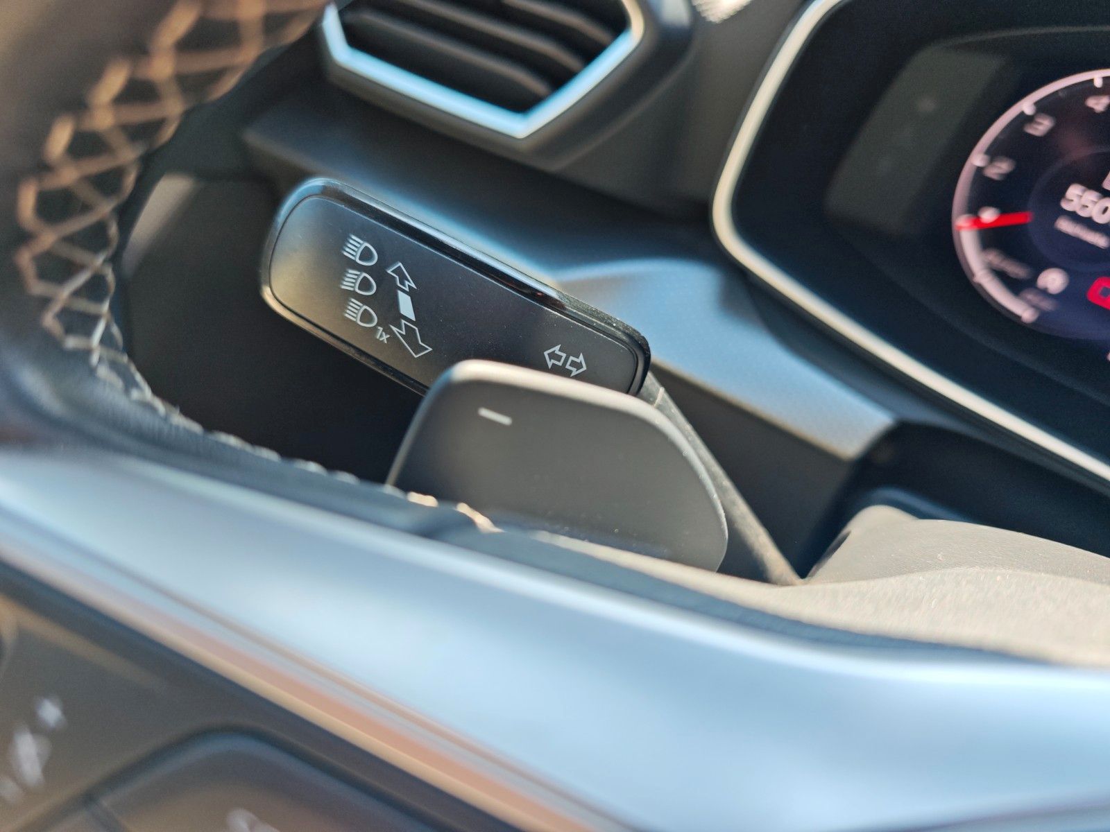 Fahrzeugabbildung SEAT LEON SPORTSTOURER STYLE *DSG*LED*NAVI*VIRTUAL*
