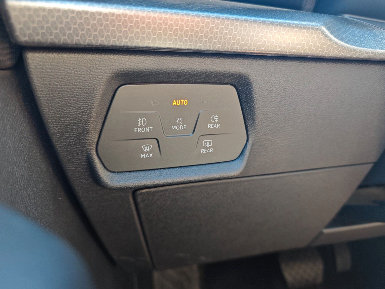 Fahrzeugabbildung SEAT LEON SPORTSTOURER STYLE *DSG*LED*NAVI*VIRTUAL*