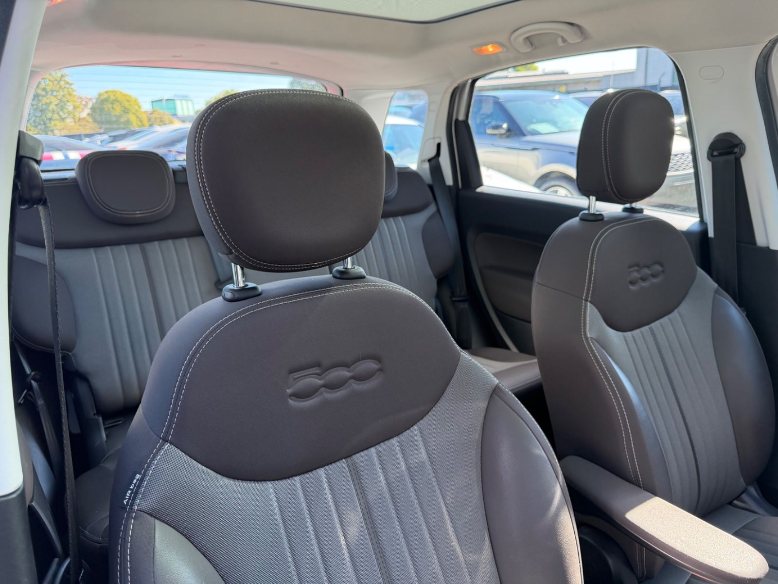 Fahrzeugabbildung Fiat 500L LOUNGE *NAVI*KAM*PANO*SHZ*ALU*TEILLEDER*