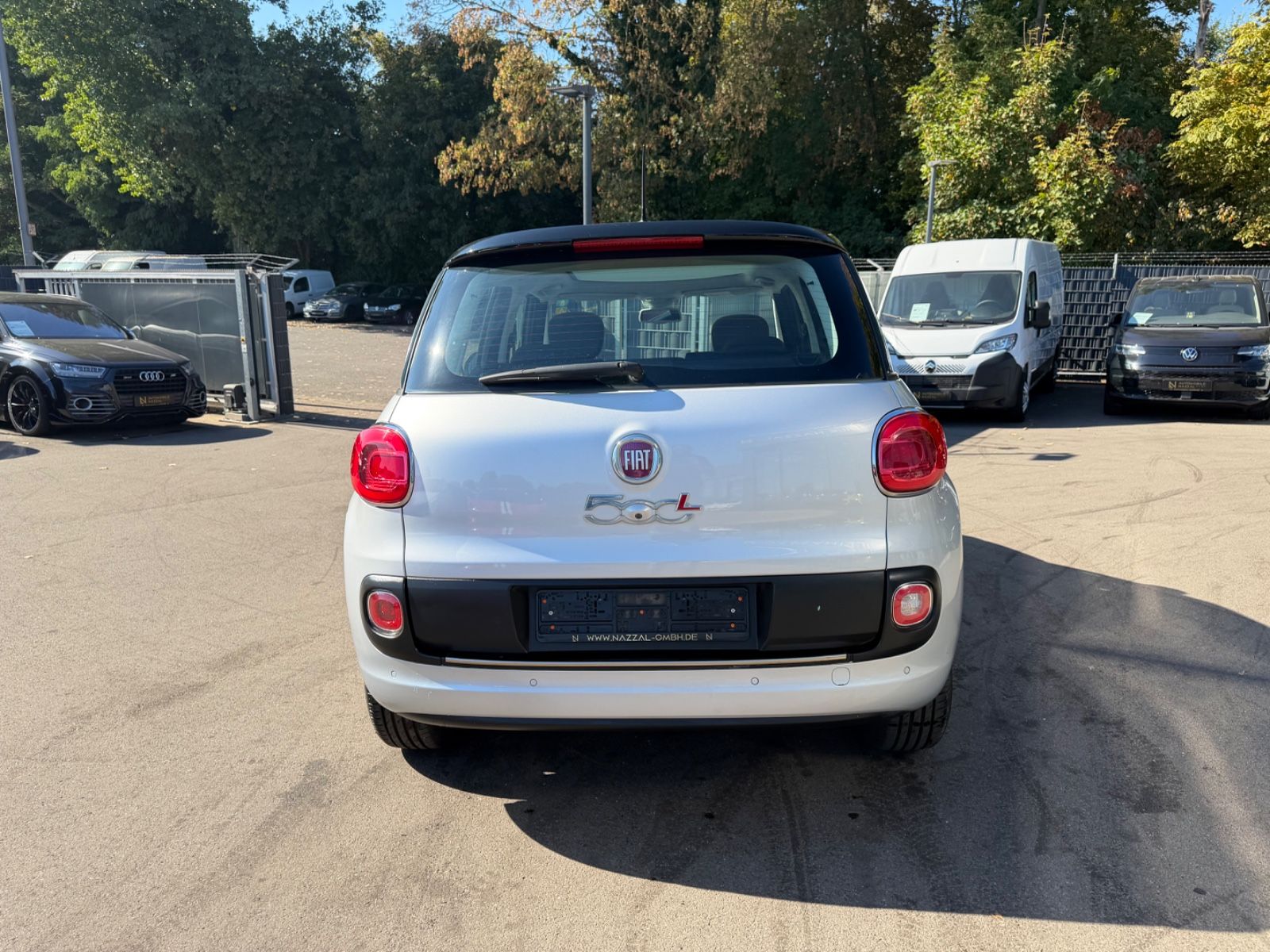 Fahrzeugabbildung Fiat 500L LOUNGE *NAVI*KAM*PANO*SHZ*ALU*TEILLEDER*