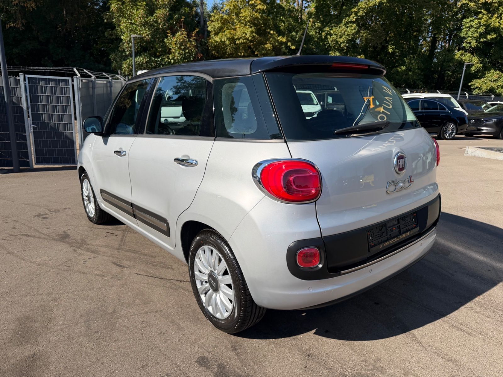 Fahrzeugabbildung Fiat 500L LOUNGE *NAVI*KAM*PANO*SHZ*ALU*TEILLEDER*
