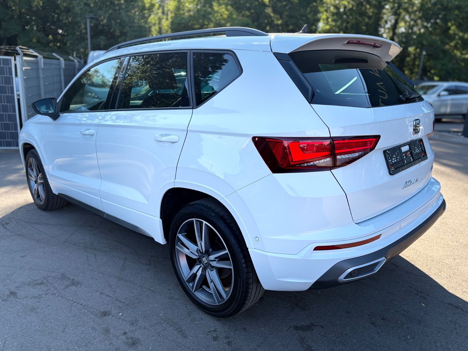 Fahrzeugabbildung SEAT ATECA FR *AUT*LED*NAVI*360°*VIRTUAL*PANO*ASSIST*