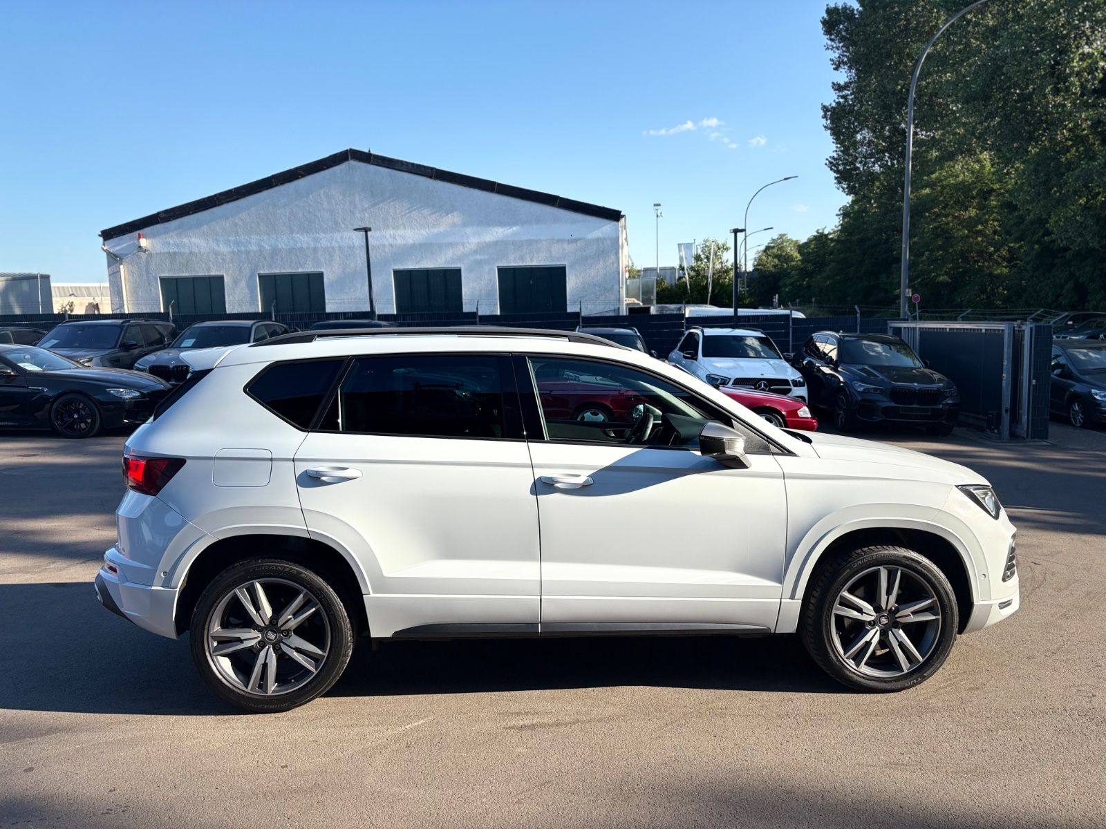 Fahrzeugabbildung SEAT ATECA FR *AUT*LED*NAVI*360°*VIRTUAL*PANO*ASSIST*
