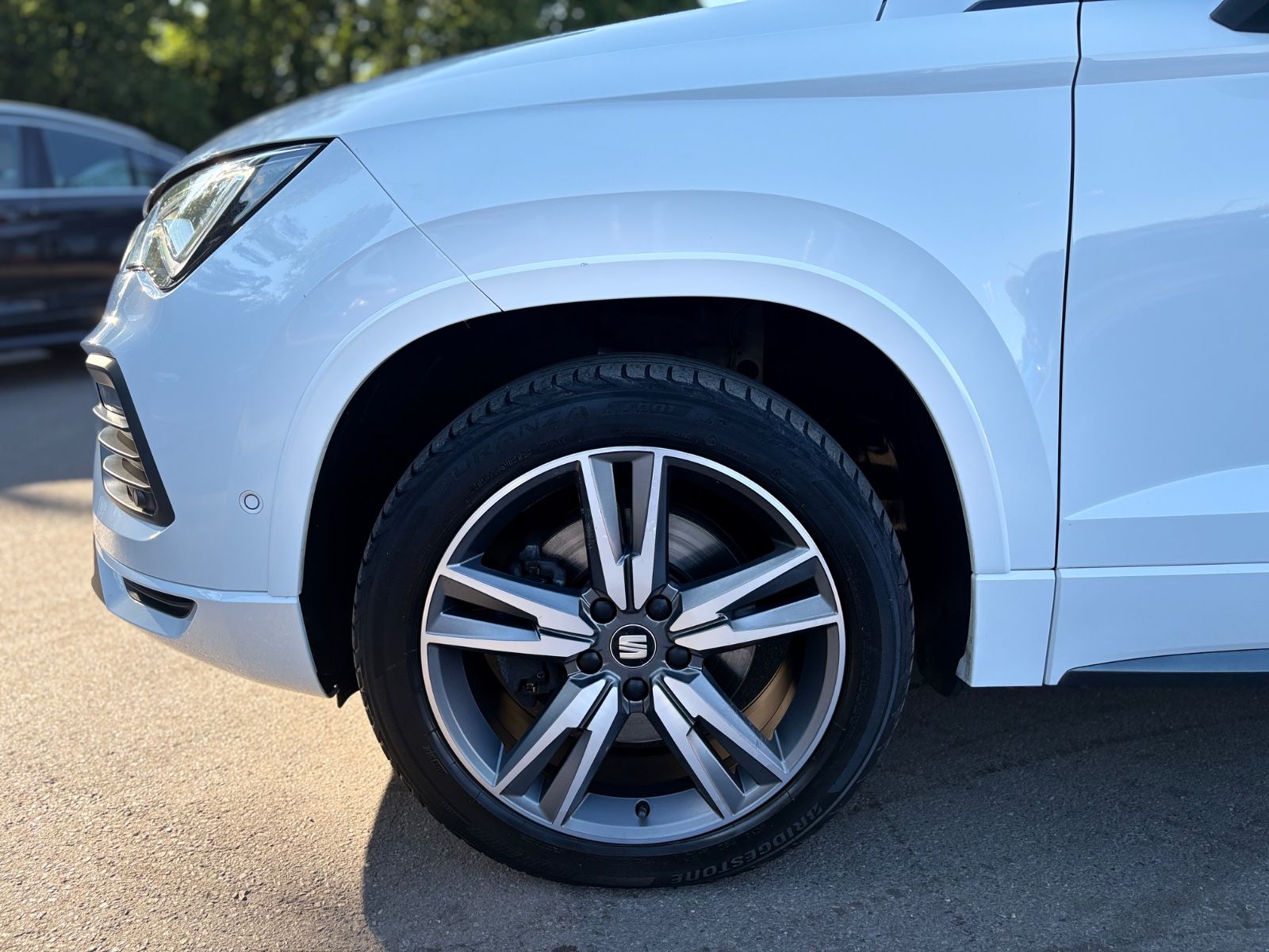 Fahrzeugabbildung SEAT ATECA FR *AUT*LED*NAVI*360°*VIRTUAL*PANO*ASSIST*