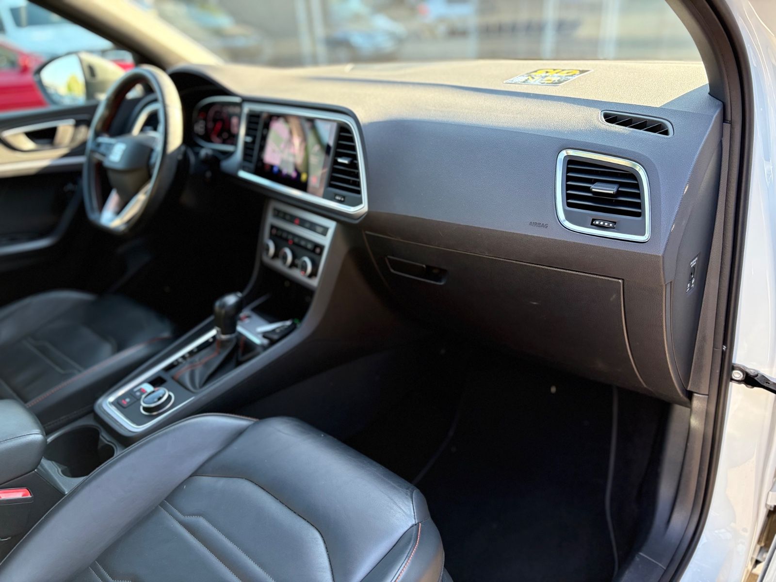 Fahrzeugabbildung SEAT ATECA FR *AUT*LED*NAVI*360°*VIRTUAL*PANO*ASSIST*