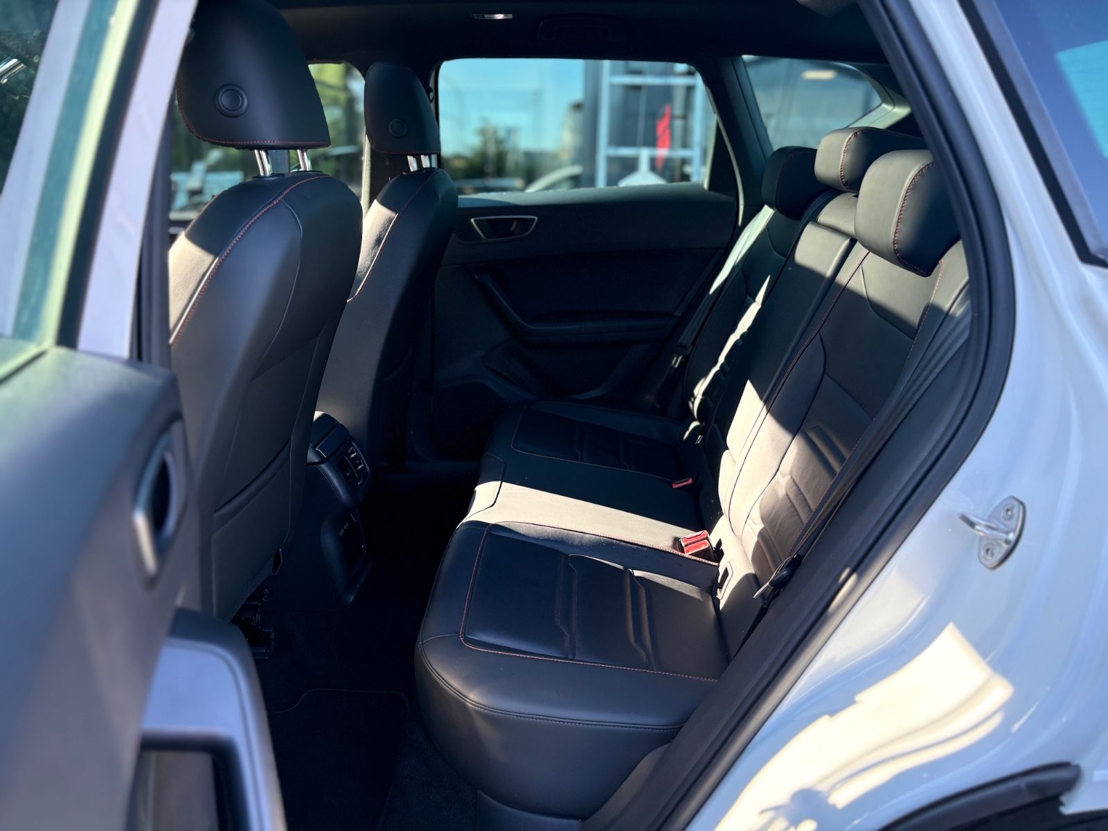 Fahrzeugabbildung SEAT ATECA FR *AUT*LED*NAVI*360°*VIRTUAL*PANO*ASSIST*