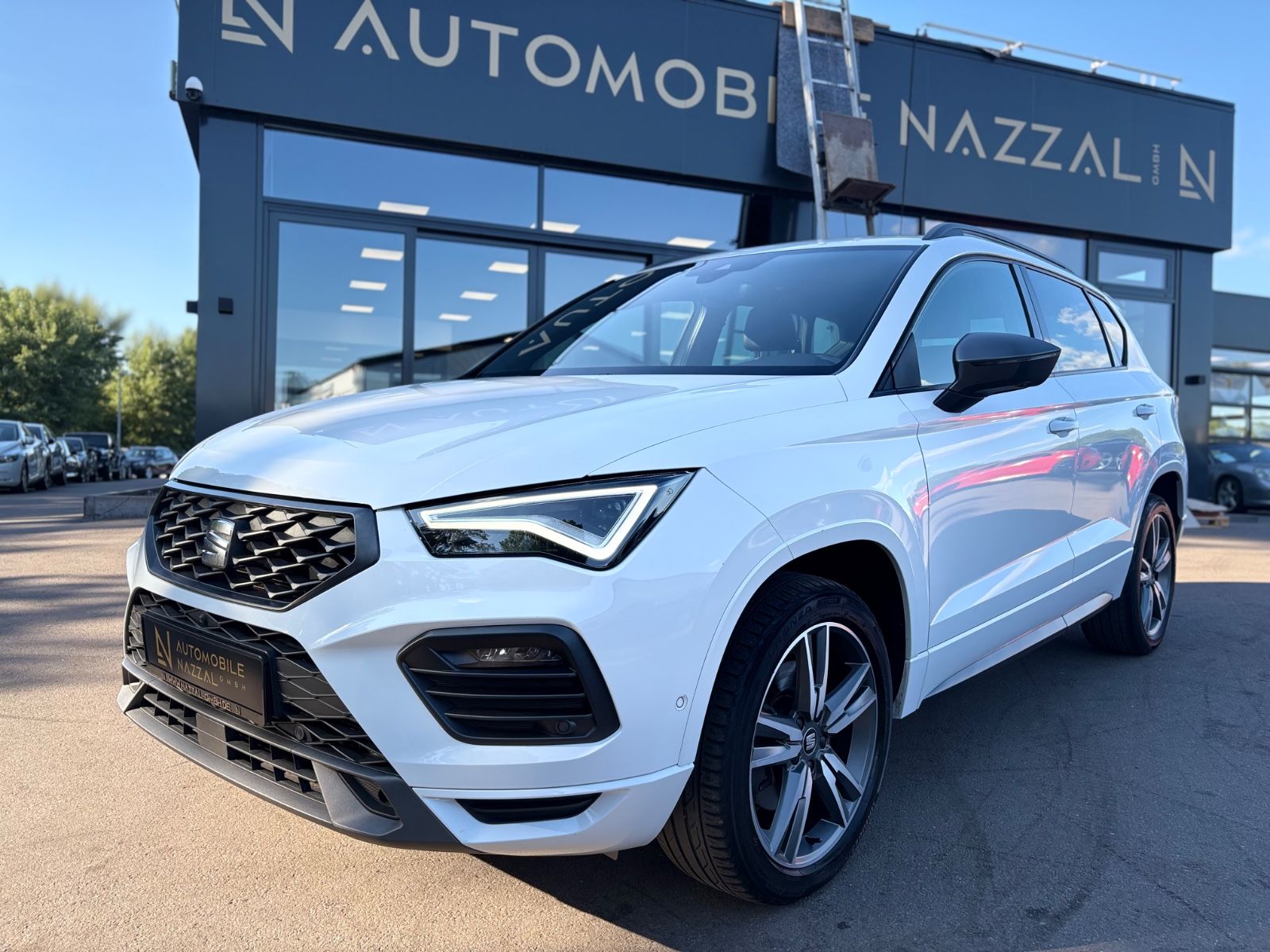 Fahrzeugabbildung SEAT ATECA FR *AUT*LED*NAVI*360°*VIRTUAL*PANO*ASSIST*