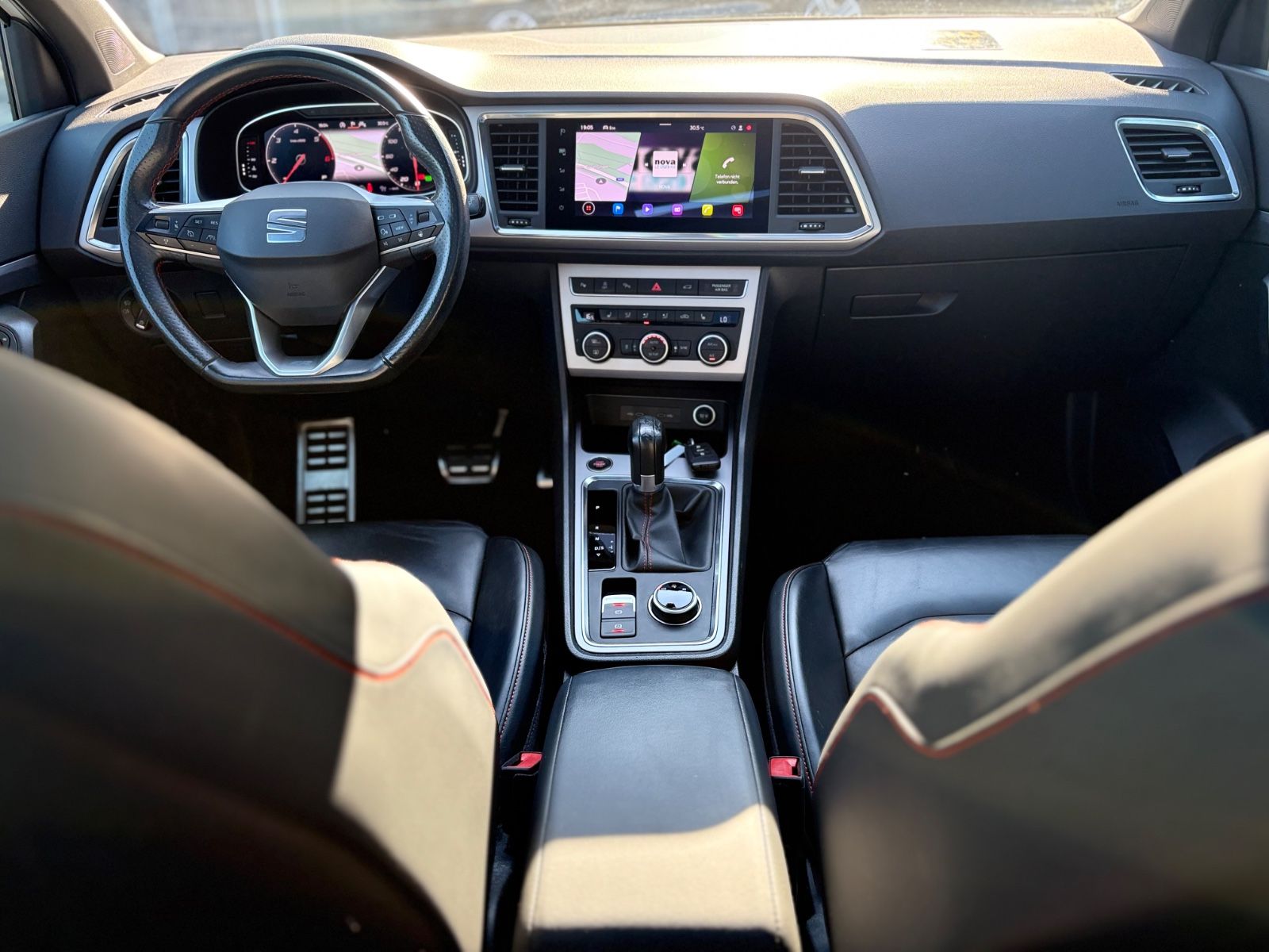 Fahrzeugabbildung SEAT ATECA FR *AUT*LED*NAVI*360°*VIRTUAL*PANO*ASSIST*