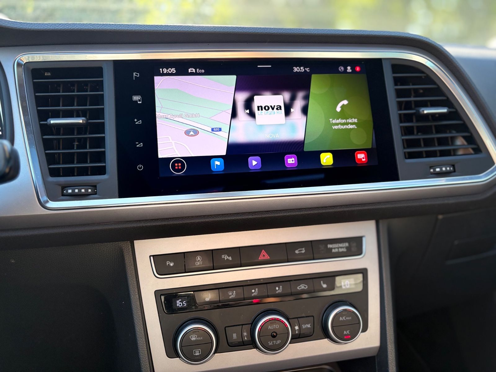 Fahrzeugabbildung SEAT ATECA FR *AUT*LED*NAVI*360°*VIRTUAL*PANO*ASSIST*