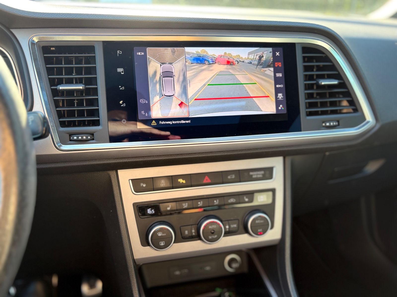 Fahrzeugabbildung SEAT ATECA FR *AUT*LED*NAVI*360°*VIRTUAL*PANO*ASSIST*