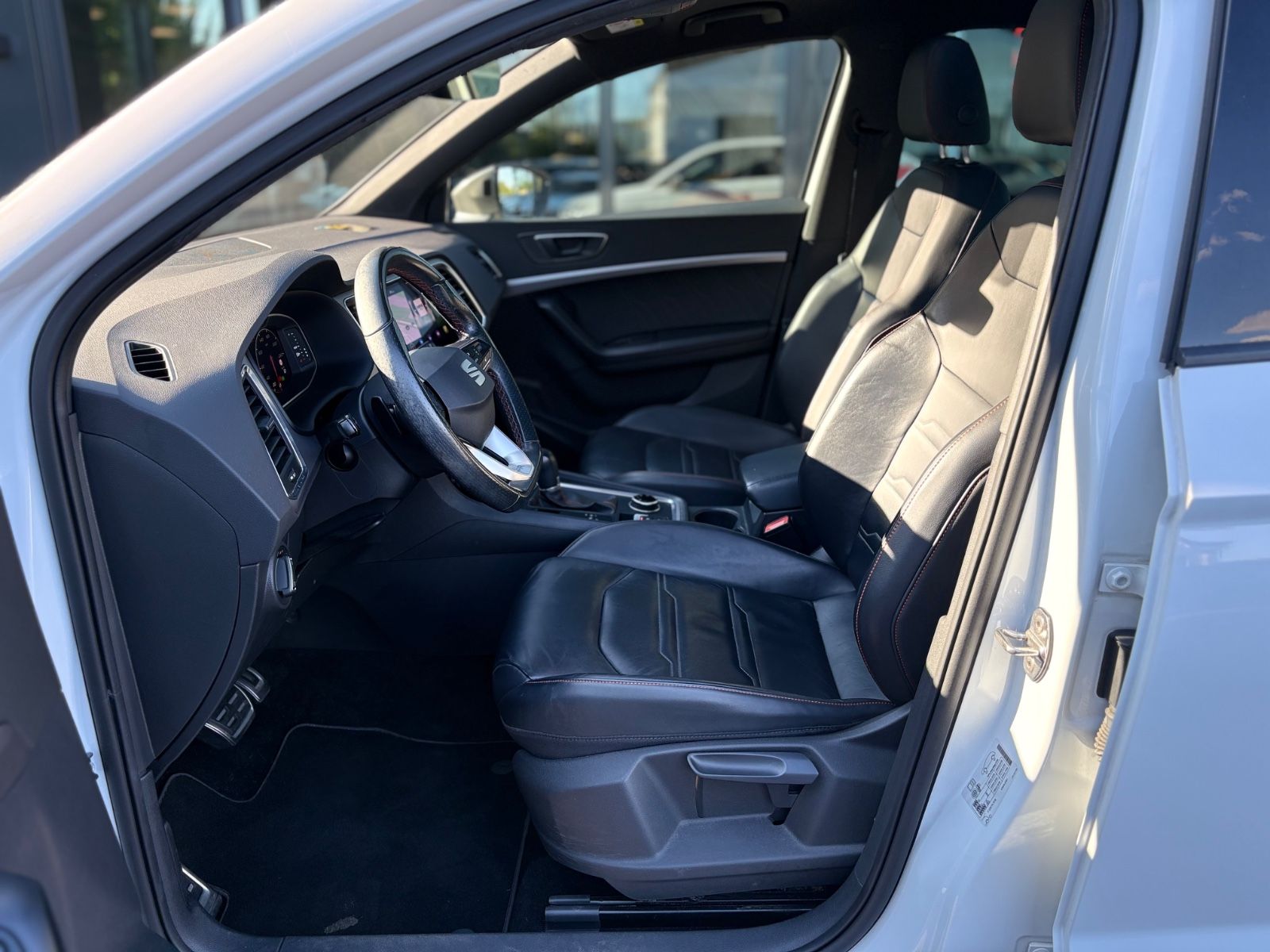 Fahrzeugabbildung SEAT ATECA FR *AUT*LED*NAVI*360°*VIRTUAL*PANO*ASSIST*