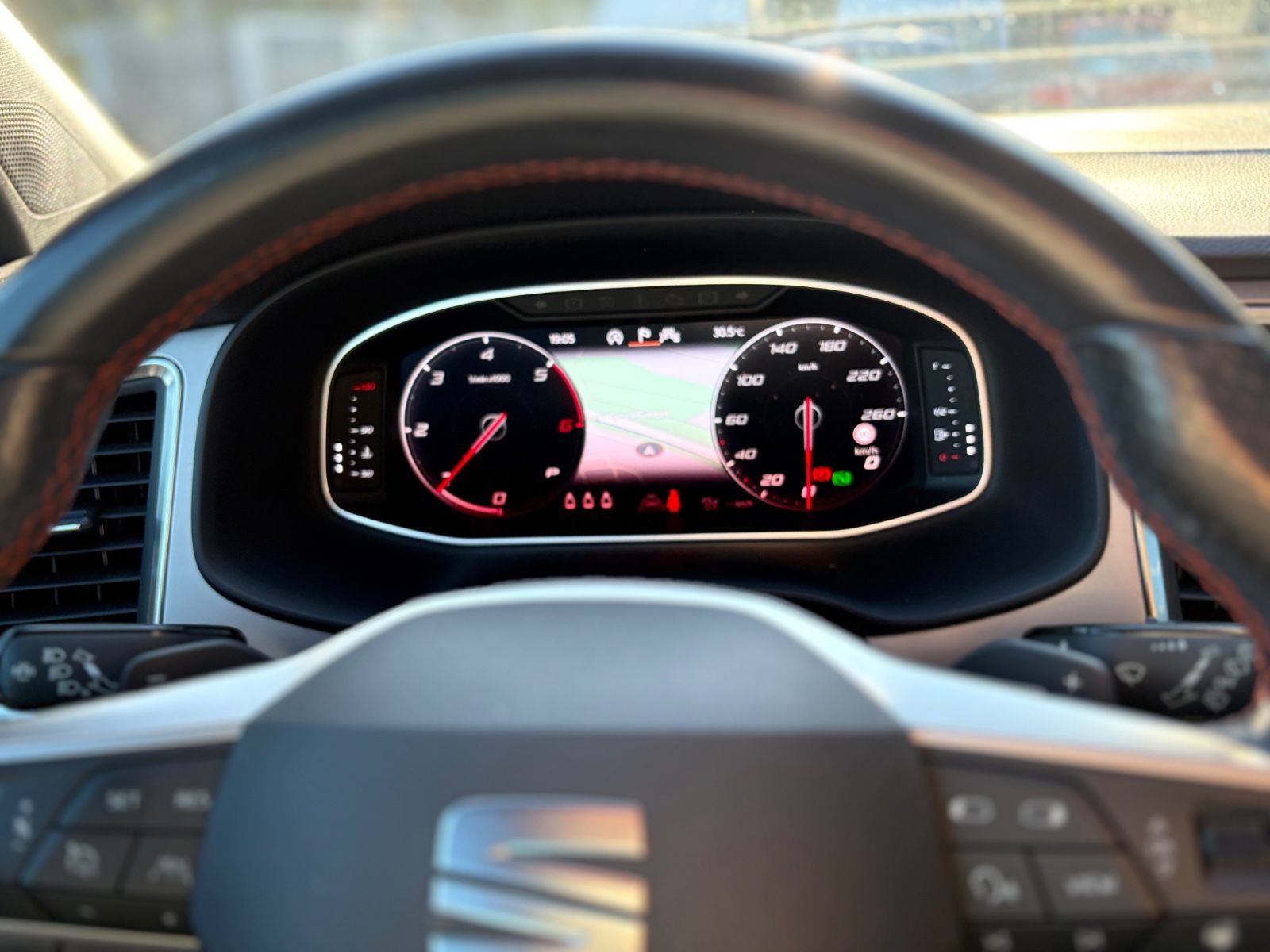 Fahrzeugabbildung SEAT ATECA FR *AUT*LED*NAVI*360°*VIRTUAL*PANO*ASSIST*