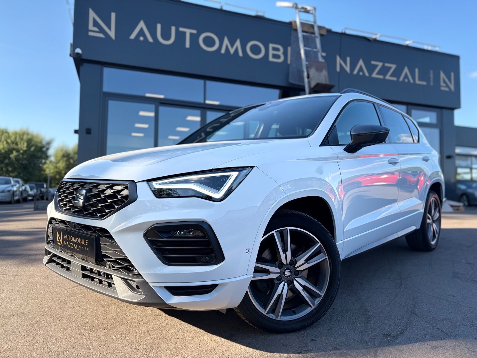 Fahrzeugabbildung SEAT ATECA FR *AUT*LED*NAVI*360°*VIRTUAL*PANO*ASSIST*