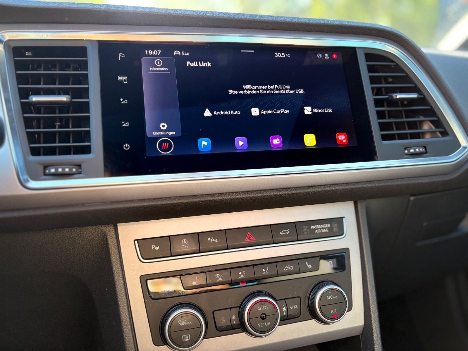 Fahrzeugabbildung SEAT ATECA FR *AUT*LED*NAVI*360°*VIRTUAL*PANO*ASSIST*