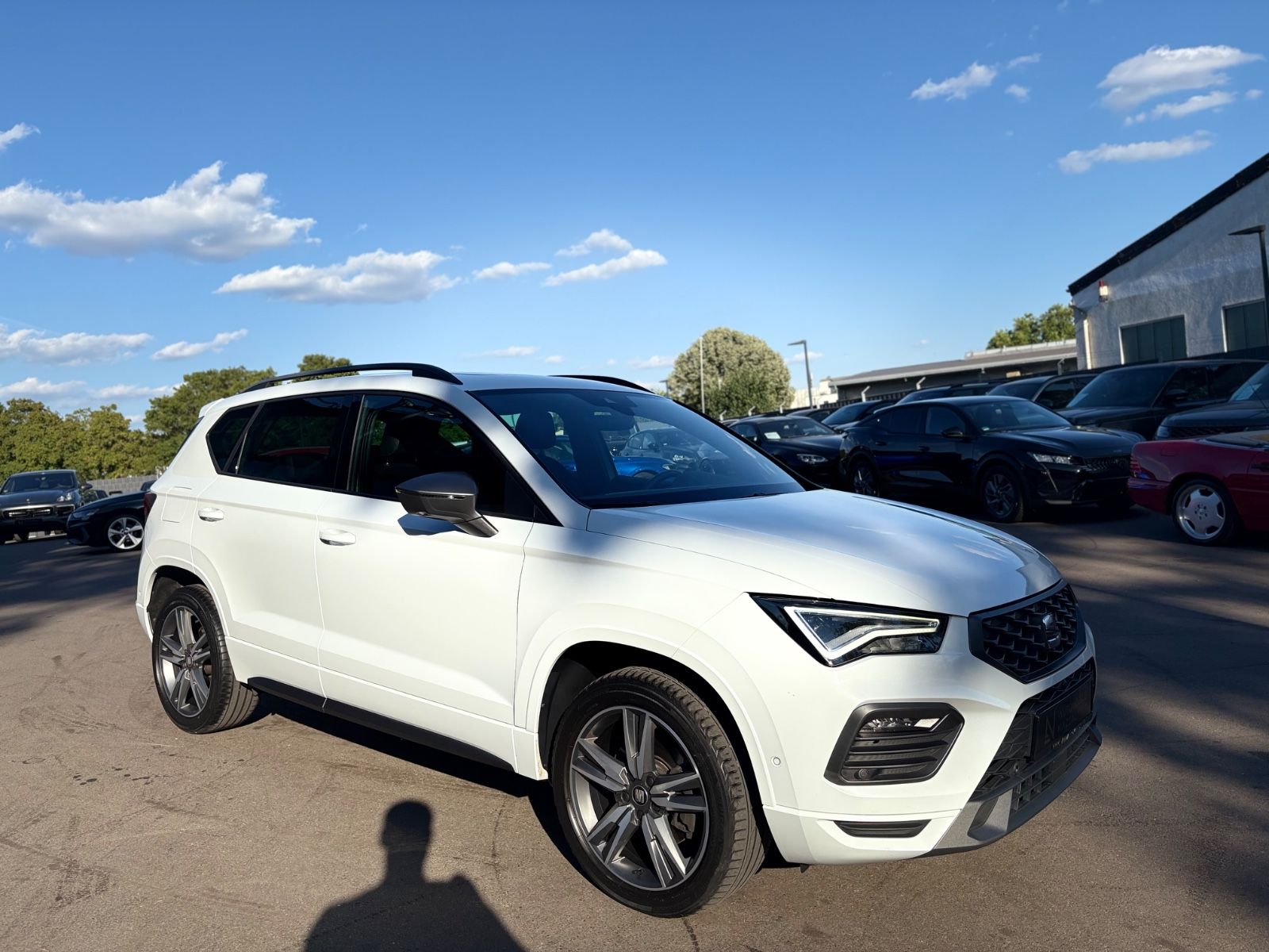Fahrzeugabbildung SEAT ATECA FR *AUT*LED*NAVI*360°*VIRTUAL*PANO*ASSIST*