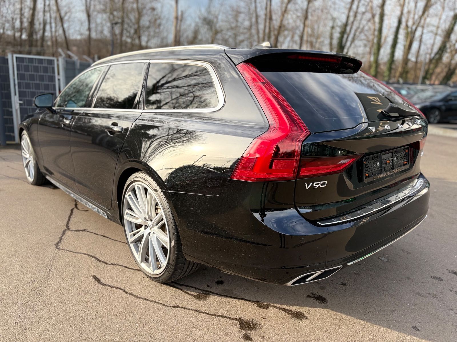 Fahrzeugabbildung Volvo VOLVO V90 MOMENTUM*LED*VOLLLEDER*21.ZOLL*