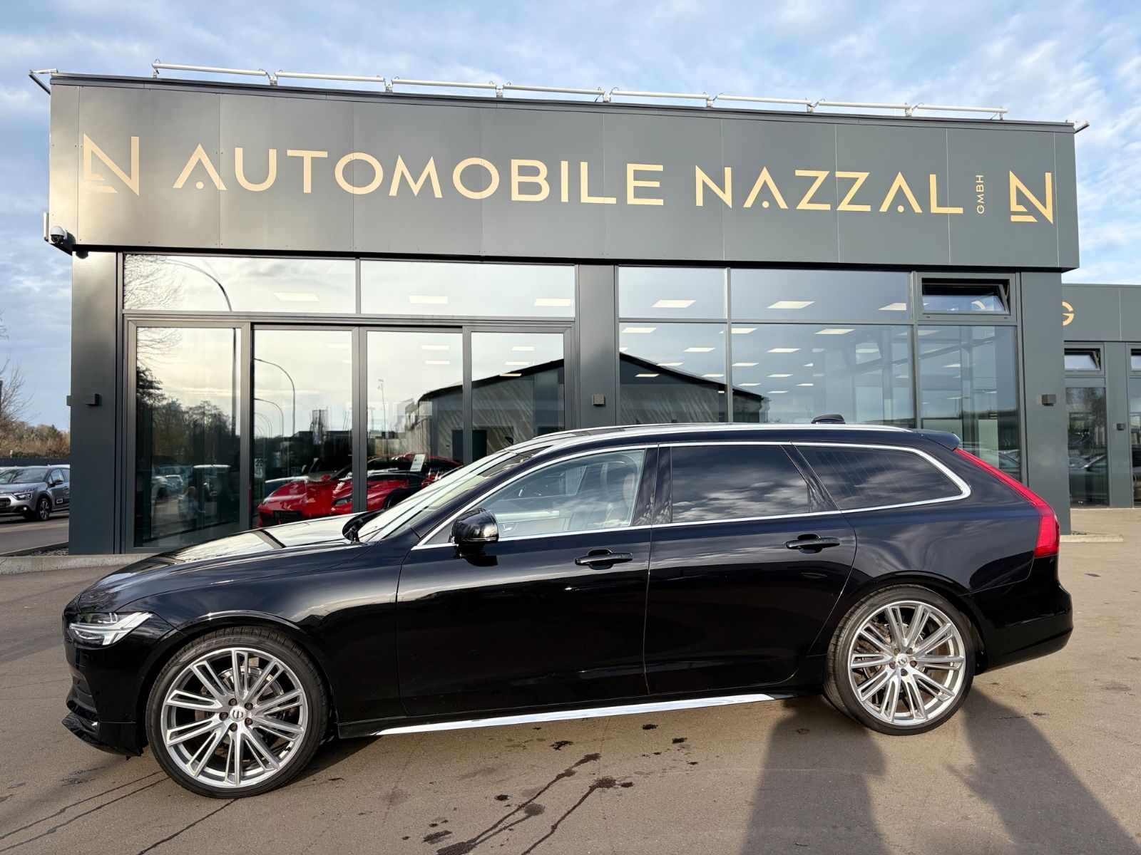 Fahrzeugabbildung Volvo VOLVO V90 MOMENTUM*LED*VOLLLEDER*21.ZOLL*