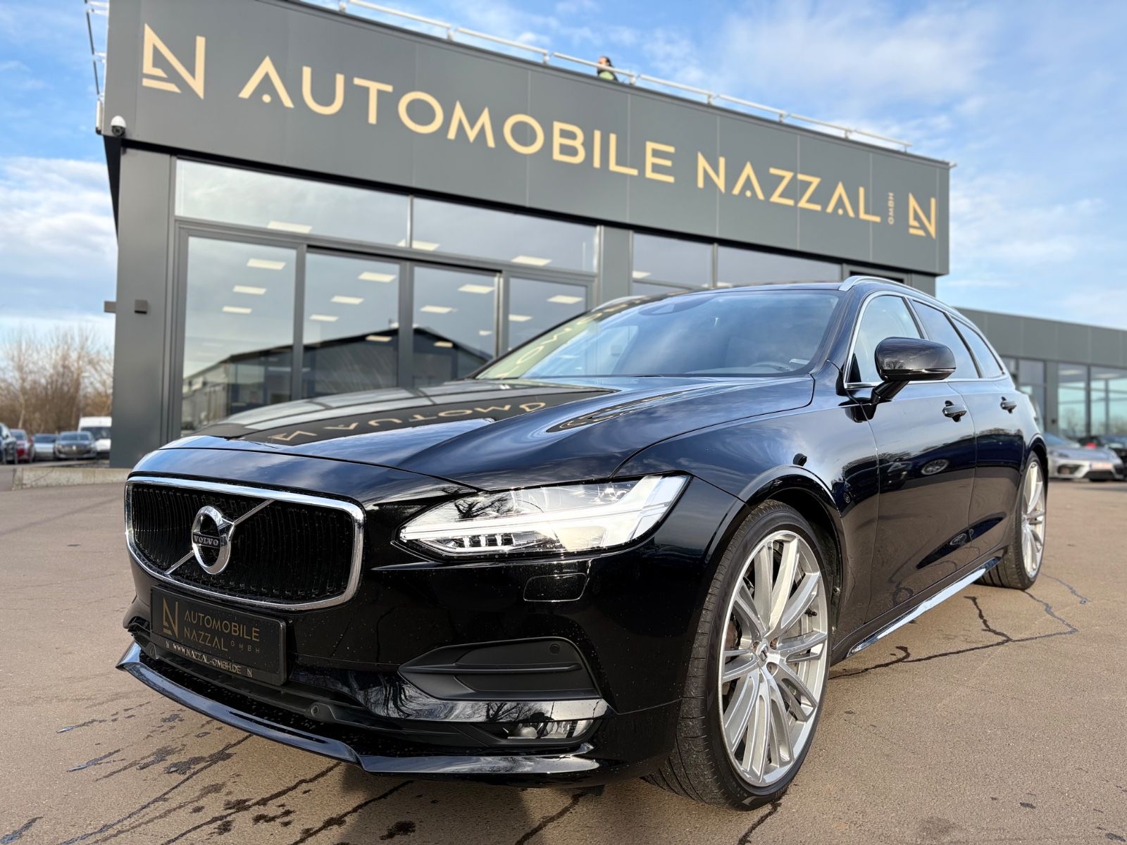 Fahrzeugabbildung Volvo VOLVO V90 MOMENTUM*LED*VOLLLEDER*21.ZOLL*